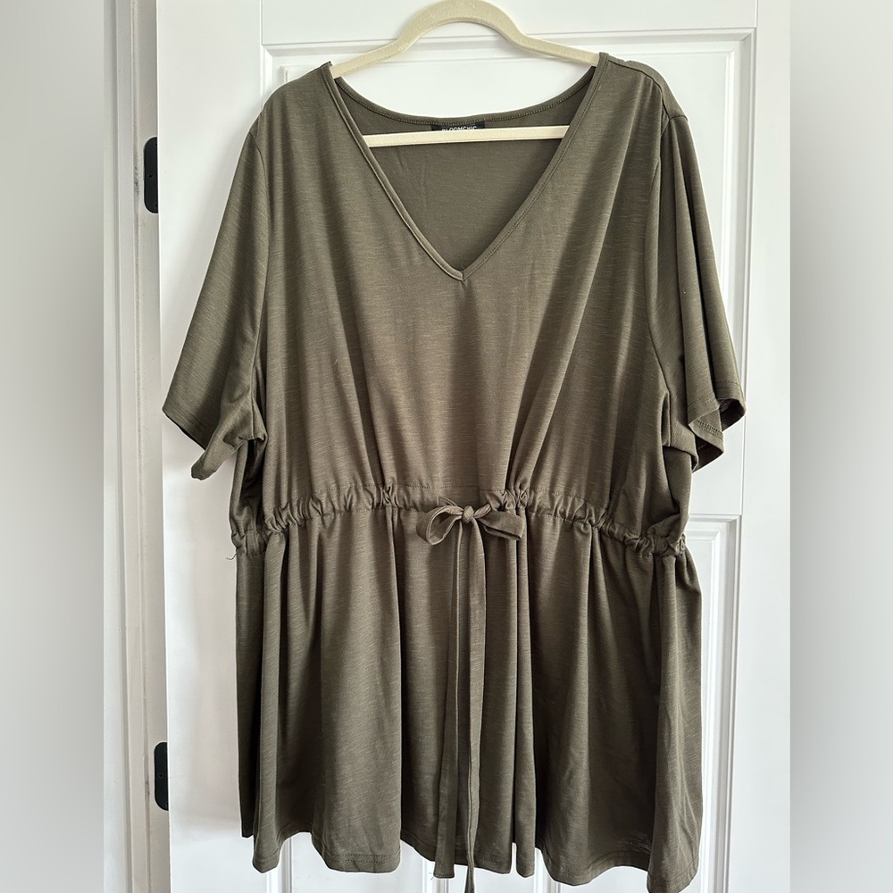 Women’s plus size 26W BloomChic army green Relaxed Tunic with Tie Front
